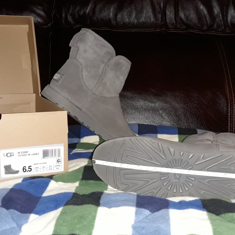 🌟 UGG Cory ~ size 6.5 (7) 🌟